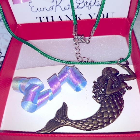 Beautiful Bronze Mermaid Pendant Necklace Hand Crafted NEW - Picture 3 of 8